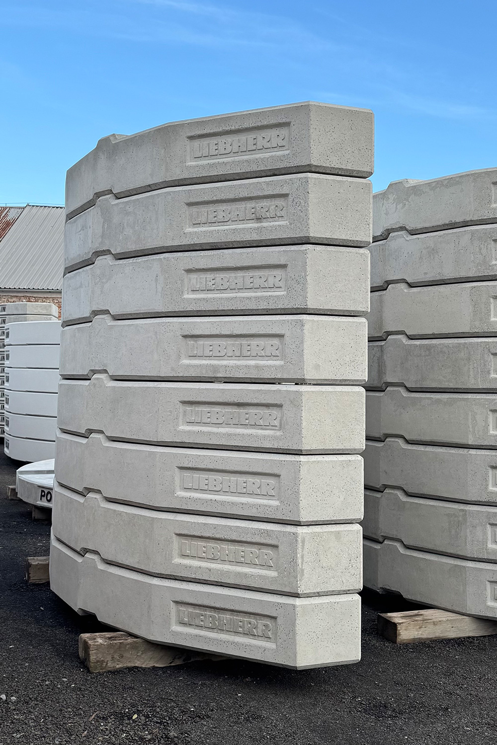 Concrete ballasts for construction cranes and special constructions ...